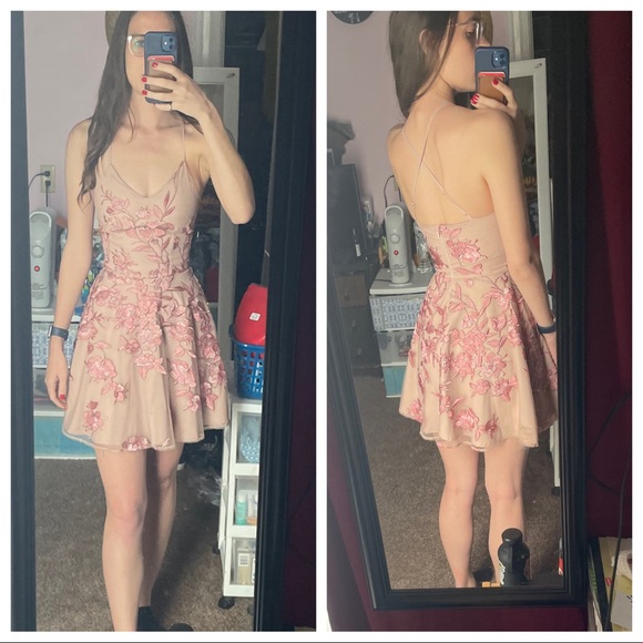 Two Sisters Jaus Women’s The Sassy Dress - Picture 9 of 14